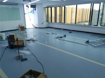 海門塑膠地板（PVC地膠）選購(gòu)、鋪設(shè)與安裝全指南